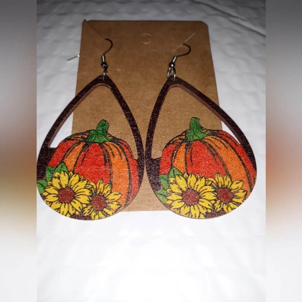 CUTE Pumpkin Fall Harvest Dangle Drop Earrings NEW